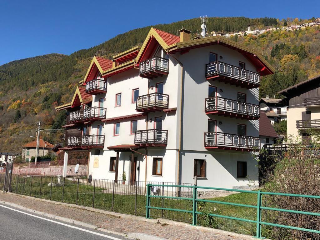 Appartamento Alpin star Temù Esterno foto